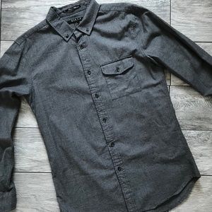 Men’s grey long sleeve